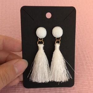 💛3 for $10💛 White tassel stud earrings